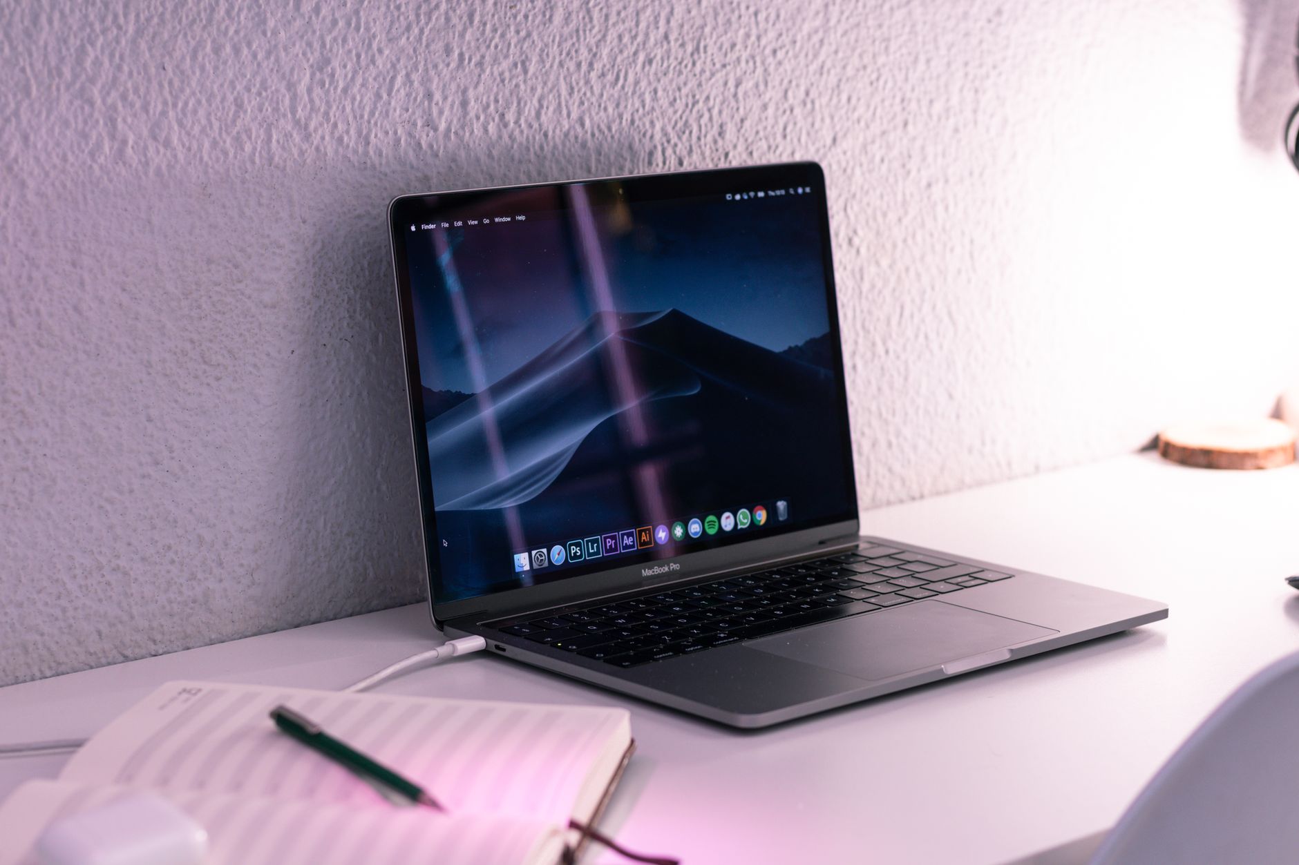 OLED MacBook launch: Best Smart Event for Apple Fans